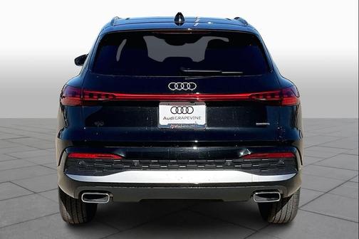 Mythos Black Metallic 2025 Audi Q5 Premium Plus TFSI quattro S tronic