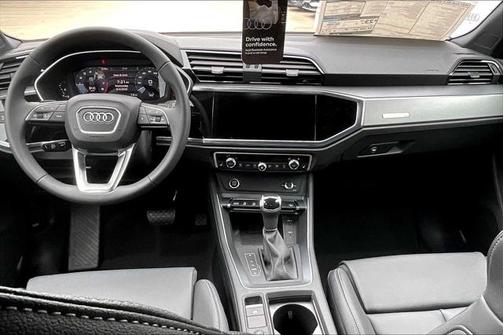 2025 Audi Q3 Premium 45 TFSI S line quattro Tiptronic