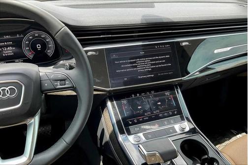 2024 Audi Q7 45 Premium Plus