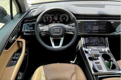 2024 Audi Q7 45 Premium Plus