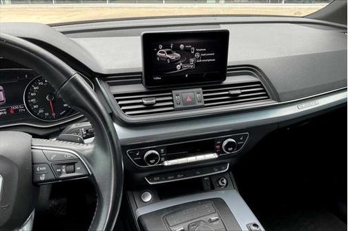 2020 Audi Q5 45 Titanium Premium