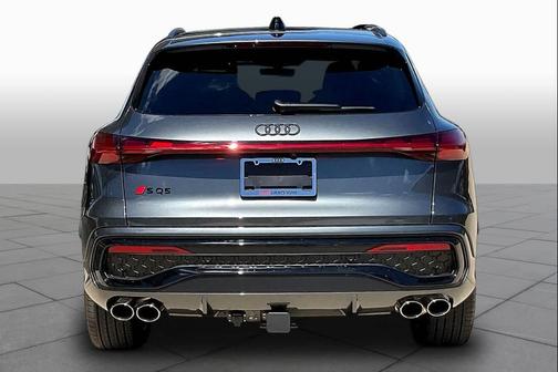 Daytona Gray pe 2026 Audi SQ5 3.0T Prestige