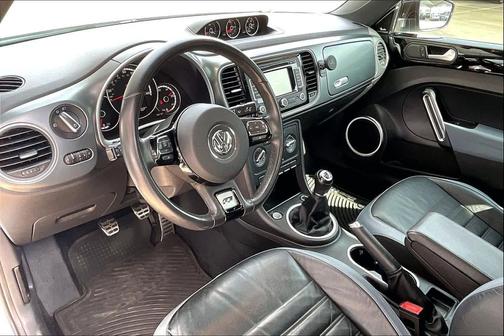 2014 Volkswagen Beetle 2.0T R-Line