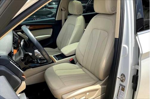 2022 Audi Q5 45 S line Premium Plus
