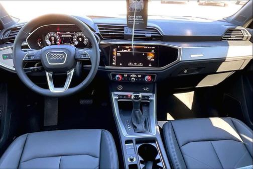 2025 Audi Q3 Premium 45 TFSI S line quattro Tiptronic