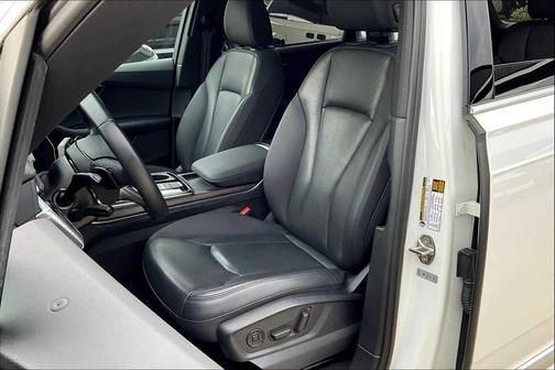 2022 Audi Q7 55 Premium Plus