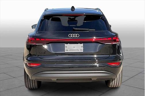 2025 Audi Q6 e-tron Prestige quattro