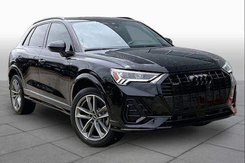 Mythos Black Metallic 2025 Audi Q3 Premium 45 TFSI S line quattro Tiptronic