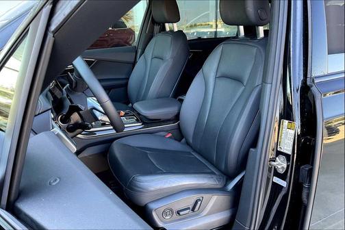 2023 Audi Q7 45 Premium Plus