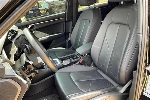 2022 Audi Q3 45 S line Premium