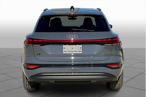 2025 Audi Q6 e-tron Premium Plus quattro