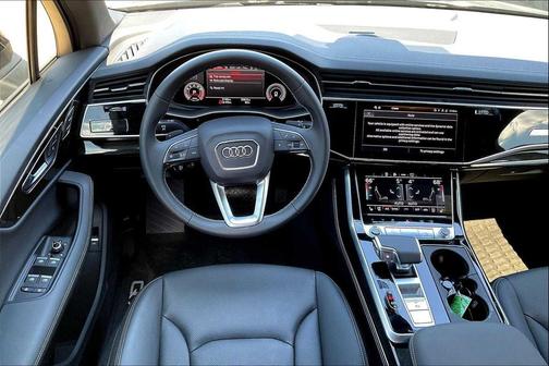 2025 Audi Q7 55 Premium Plus