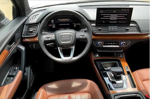 2022 Audi Q5 45 S line Premium Plus