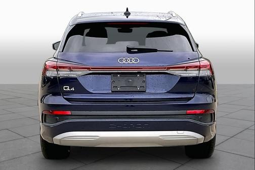 Navarra Blue Metallic 2023 Audi Q4 e-tron Premium Plus 40 RWD