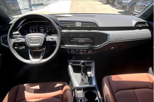 2025 Audi Q3 Premium 45 TFSI S line quattro Tiptronic