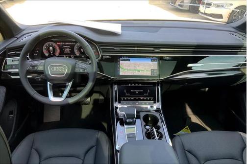 2025 Audi Q7 55 Premium Plus