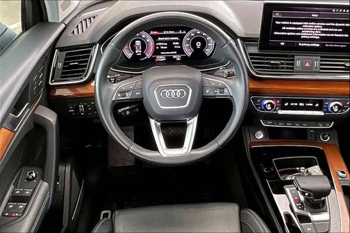 Mythos Black Metallic 2023 Audi Q5 45 S line Prestige