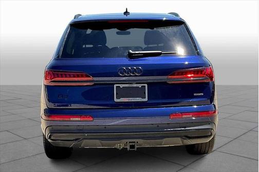 2024 Audi Q7 45 Premium Plus