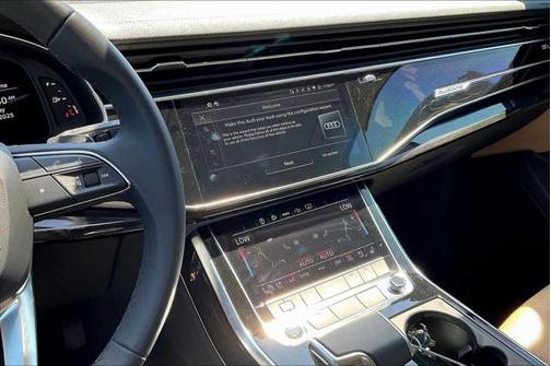 2024 Audi Q7 45 Premium Plus