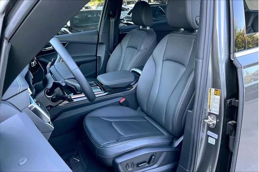 2025 Audi Q7 45 Premium Plus
