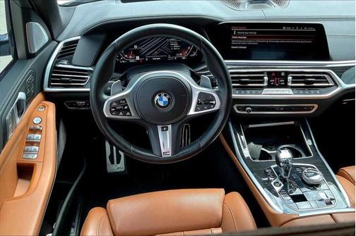 2022 BMW X7 M50i