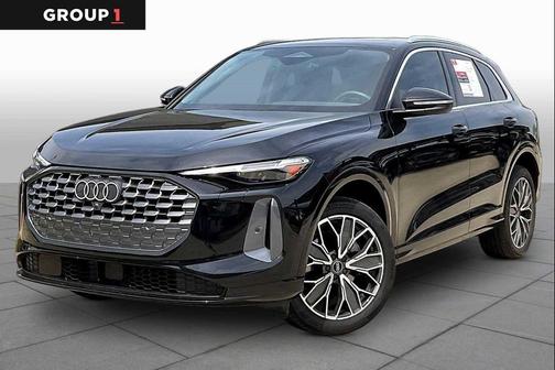 Mythos Black Metallic 2025 Audi Q5 Premium Plus TFSI quattro S tronic