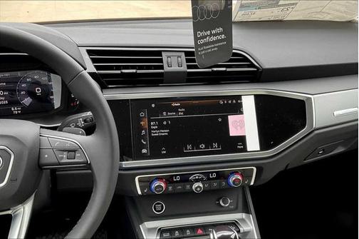 2025 Audi Q3 Premium 45 TFSI S line quattro Tiptronic
