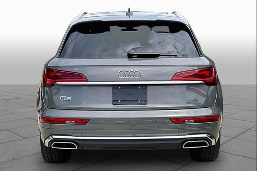 Chronos Gray Metallic 2023 Audi Q5 45 S line Premium Plus