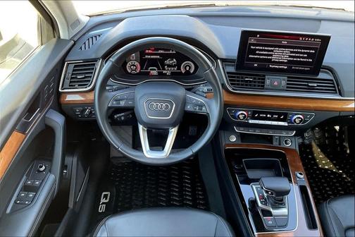 2023 Audi Q5 40 Premium Plus