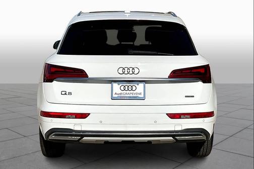 2023 Audi Q5 40 Premium Plus