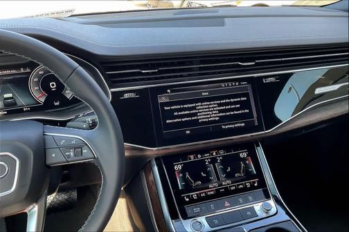 2026 Audi Q7 45 Premium Plus