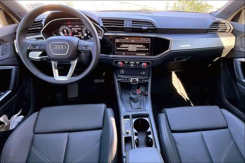 2025 Audi Q3 Premium 45 TFSI S line quattro Tiptronic