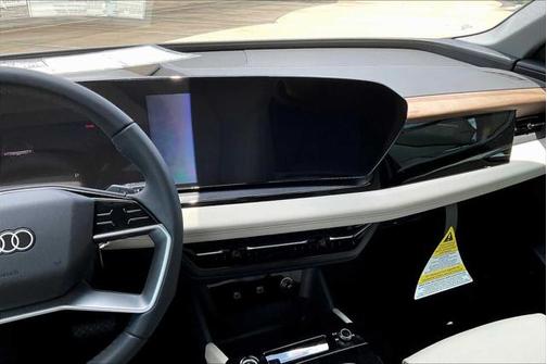 2025 Audi Q6 e-tron Premium Plus quattro