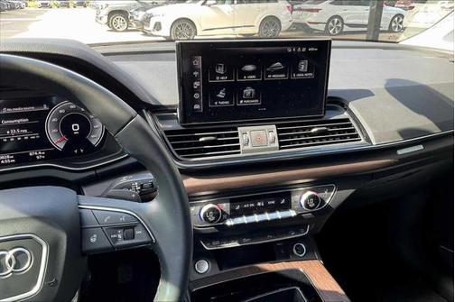 2023 Audi Q5 45 S line Premium Plus
