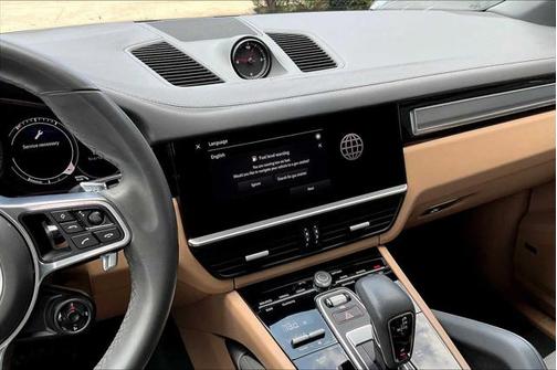 2022 Porsche Macan Base
