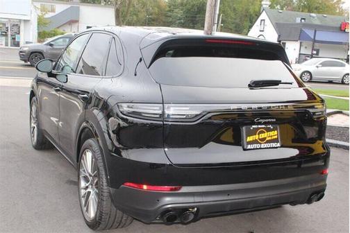Black 2022 Porsche Cayenne Platinum Edition