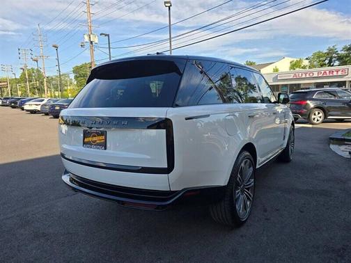 Fuji White 2024 Land Rover Range Rover P530 SE