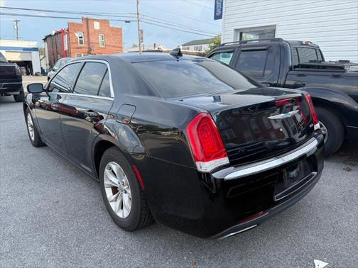 2015 Chrysler 300 Limited