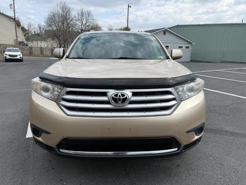 Sandy Beach Metallic 2012 Toyota Highlander SE