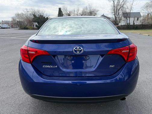 Blue Crush Metallic 2017 Toyota Corolla SE