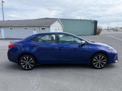 Blue Crush Metallic 2017 Toyota Corolla SE