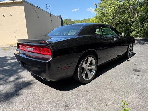 Brilliant Black Crystal Pearlcoat 2010 Dodge Challenger SRT8