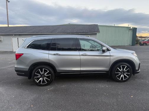 2019 Honda Pilot Touring 8-Passenger
