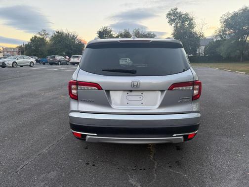 2019 Honda Pilot Touring 8-Passenger