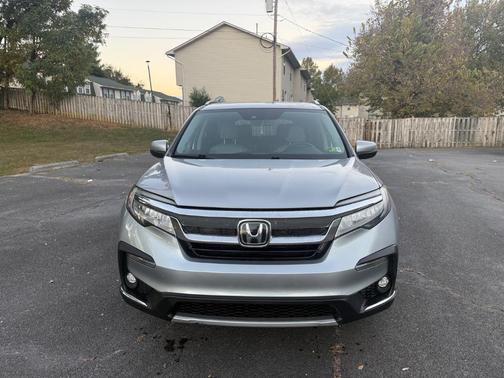 2019 Honda Pilot Touring 8-Passenger