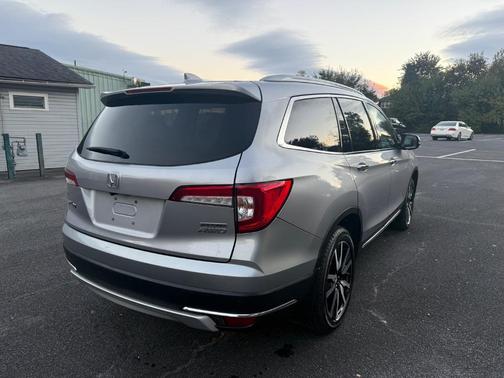 2019 Honda Pilot Touring 8-Passenger