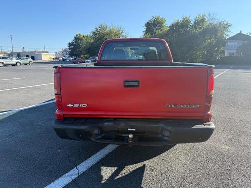 2003 Chevrolet S-10 Base