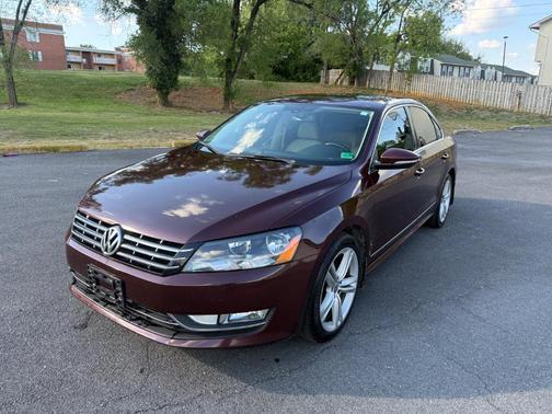 BURGUNDY/MAROON 2012 Volkswagen Passat 2.0 TDI SEL Premium