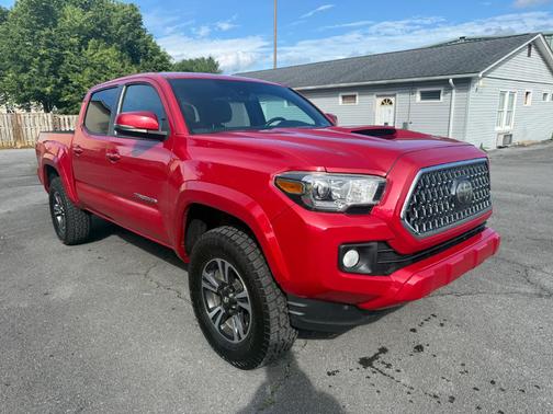 Barcelona Red Metallic 2018 Toyota Tacoma TRD Sport