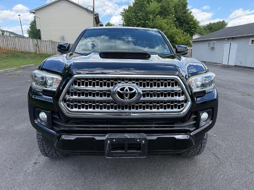 Black 2017 Toyota Tacoma TRD Sport